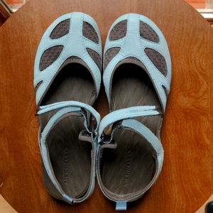 Merrell size 8 Ladies Sandals